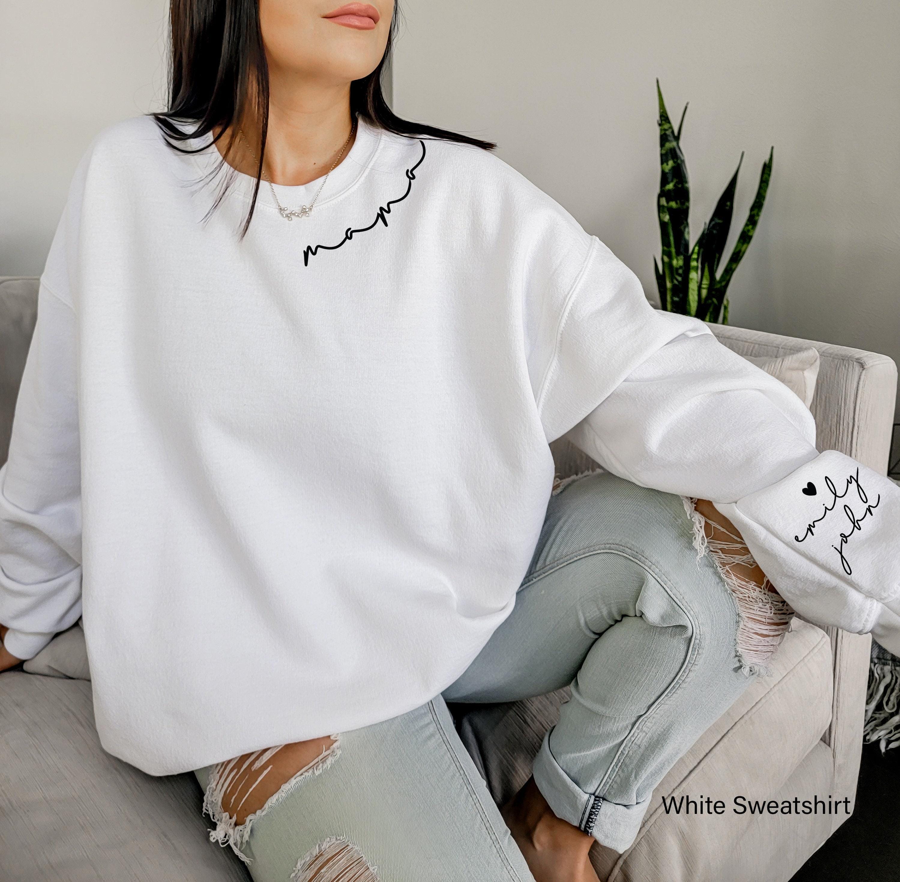 Personalized Mama Sweatshirt, Custom Name Sleeve, Minimal Mom Crewneck, K