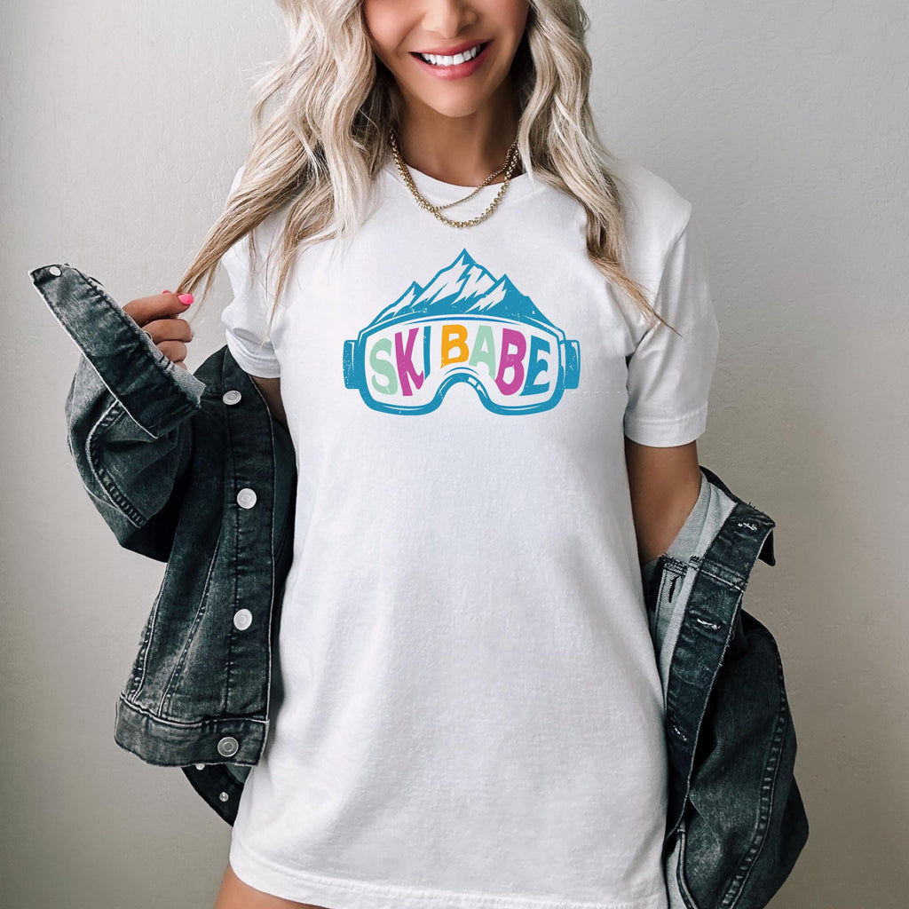 Ski Babe Sweatshirt, Ski T-Shirt, Mountain Trip Shirt, Aesthetic Winter Sport Hoodie, Winter Vacation Tee, Trendy Gift For Skier