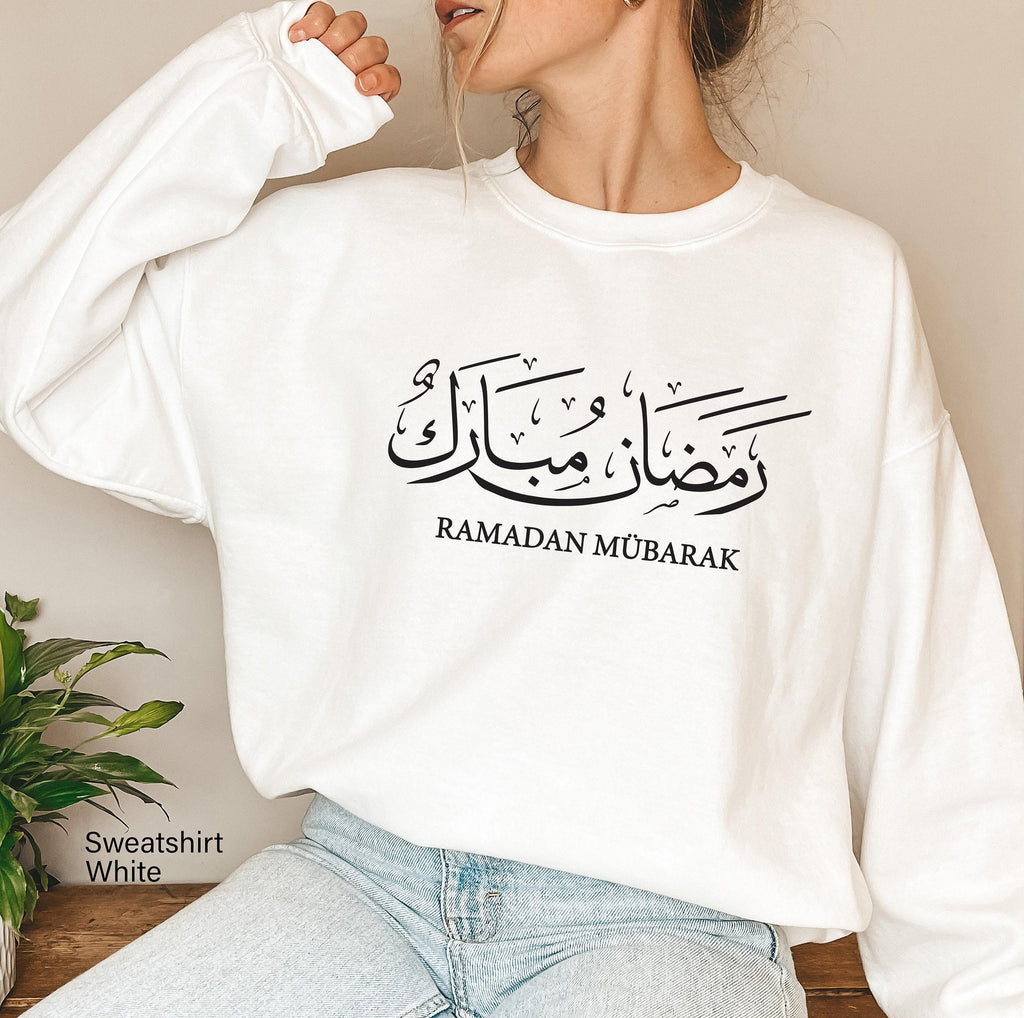 Ramadan Mubarak Sweatshirt, Ramadan Kareem Shirt, Arabic Calligraphy Hoodie, Religious Gift For Her, Islamic Gift For Girlfriend