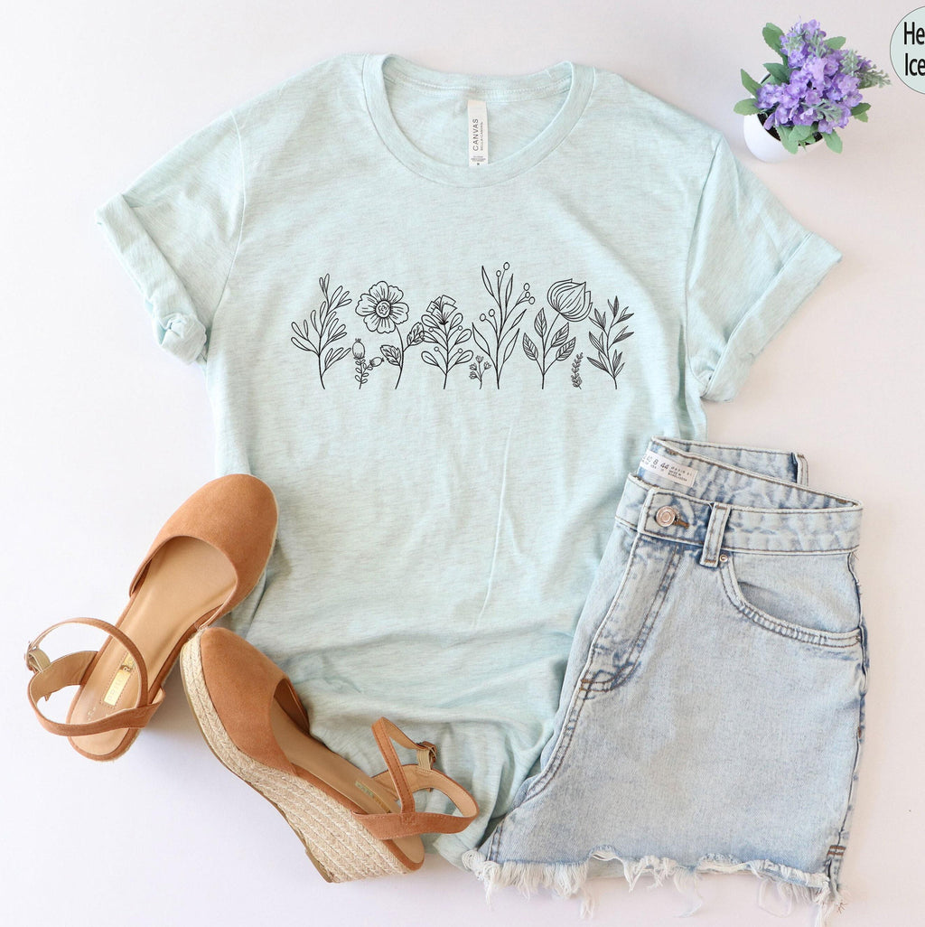 Wildflower Sweatshirt | Women's Flowery Mama Shirt, Flower Lover Gift, Botanical Gifts, Nature Lover Shirt, Vintage Flower, Plant Mom Shirt