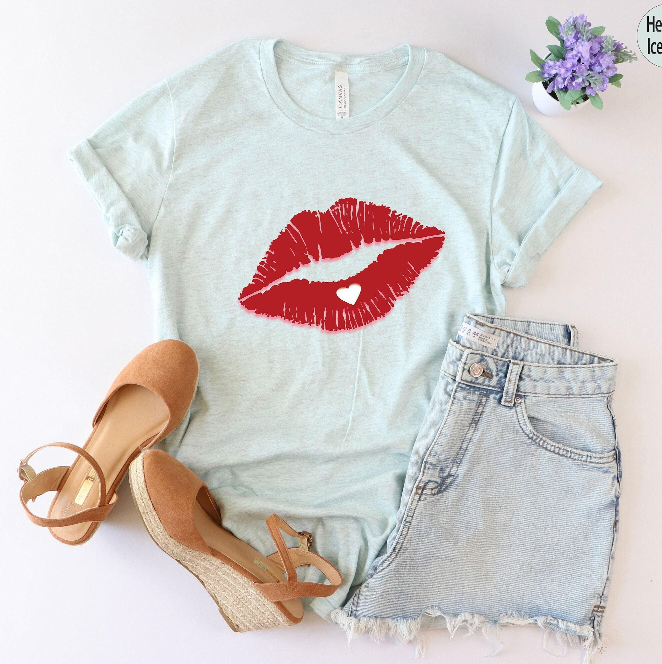 Love Lips Sweatshirt, Cute Lips Shirt For Valentines Day, Trendy Kisses Hoodie, Aesthetic Valentines Day Gift Ideas, Gifts For Women