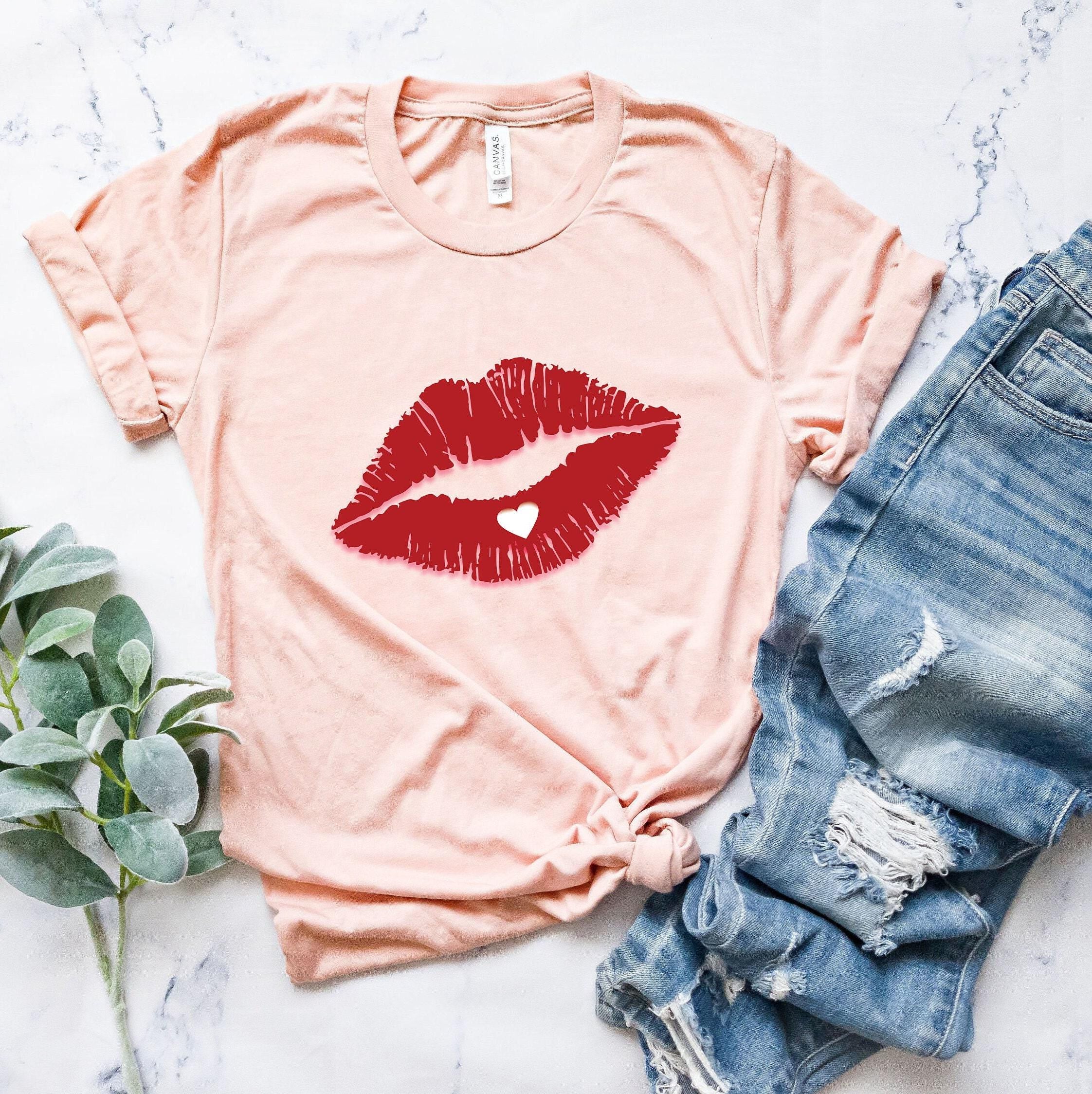 Love Lips Sweatshirt, Cute Lips Shirt For Valentines Day, Trendy Kisses Hoodie, Aesthetic Valentines Day Gift Ideas, Gifts For Women
