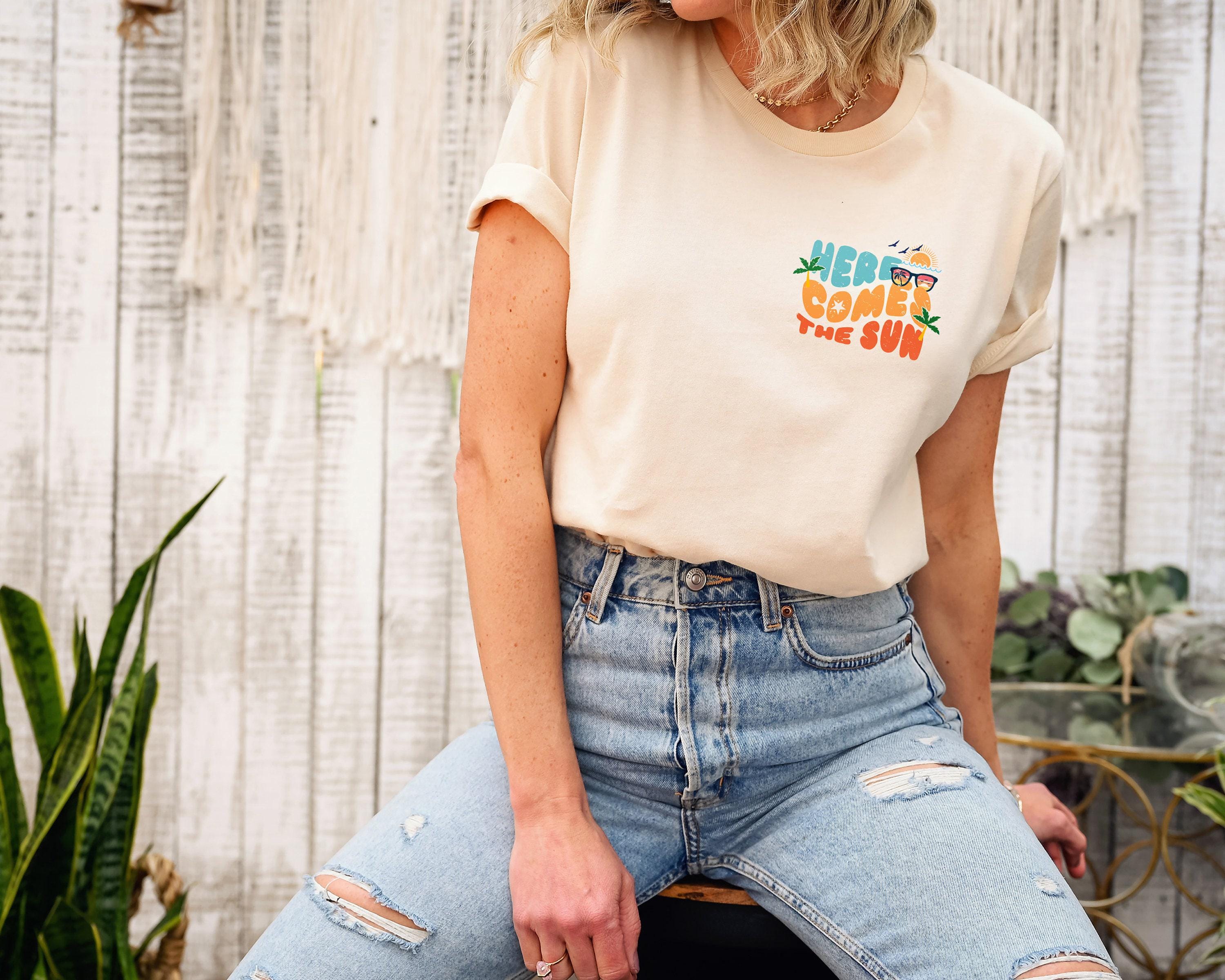 Here Comes The Sun Hoodie, Trendy Summer Season Shirt For Women, Beach Sweater, Minimalist Holiday Themed Sweatshirt, Gi
