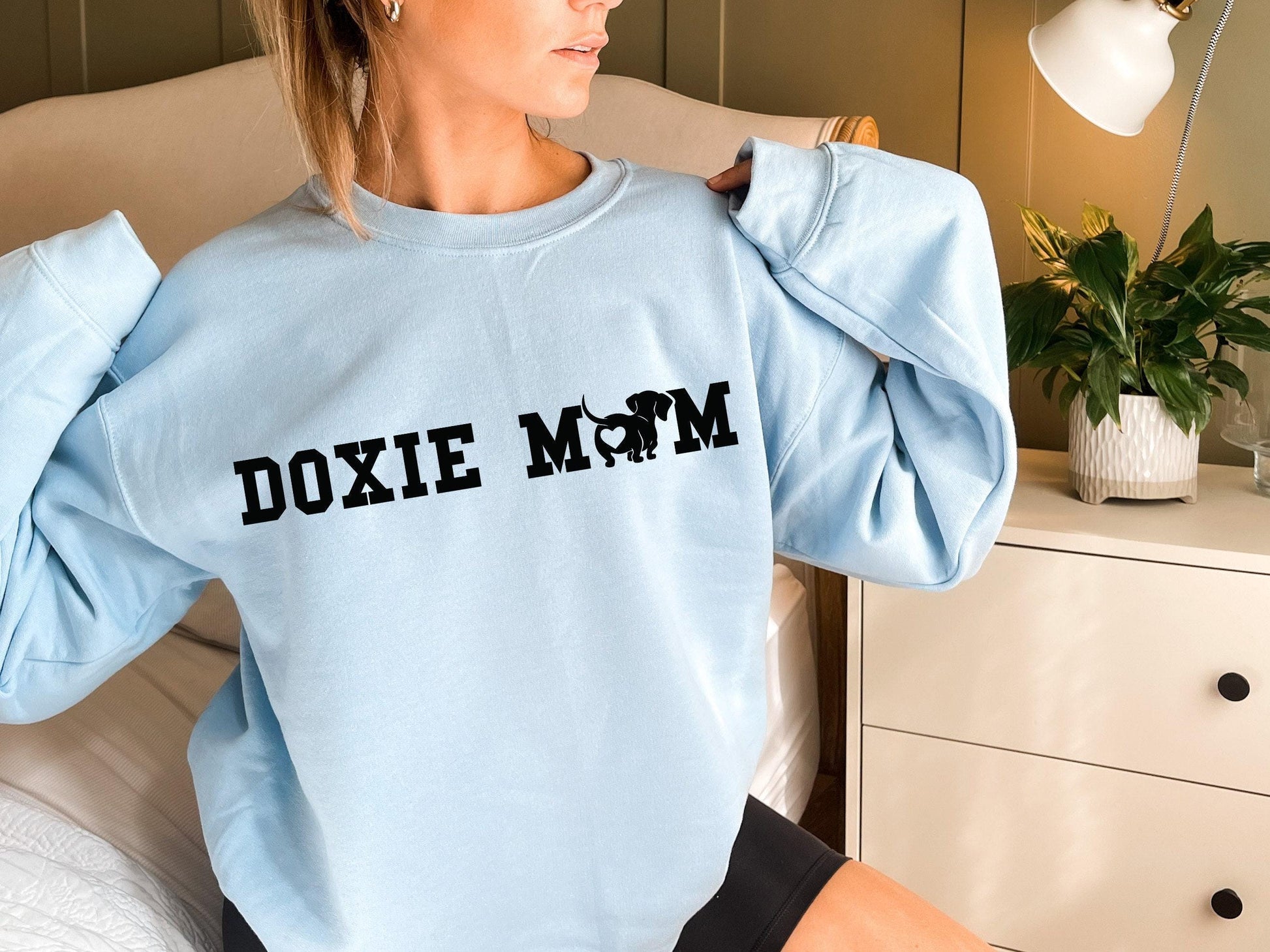Doxie Mom Sweatshirt, Dachshund Shirt For Women, Dachshund Mom Shirt,  Tshirt, Dog Mom Gift, Dog Gifts For Owners, Wiener Tee