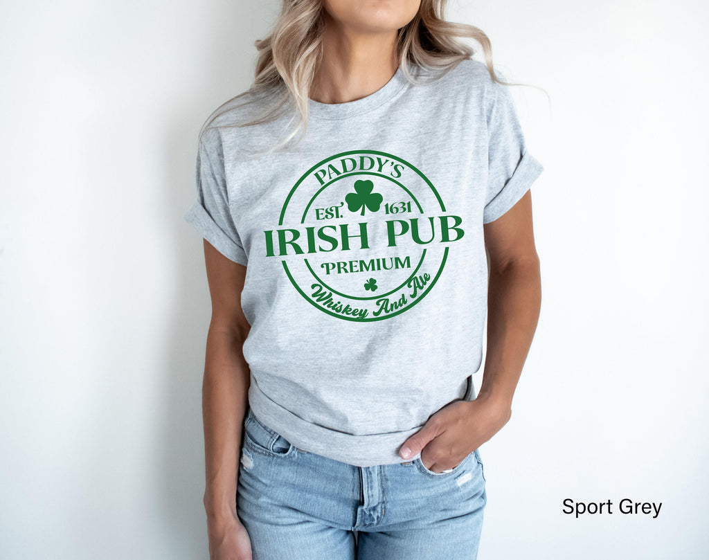 St. Patrick's Day Shirt, Paddy's Irish Pub Shirt, Aesthetic Shamrock Sweatshirt, Slainte Tshirt, Retro Gifts for Beer Lovers