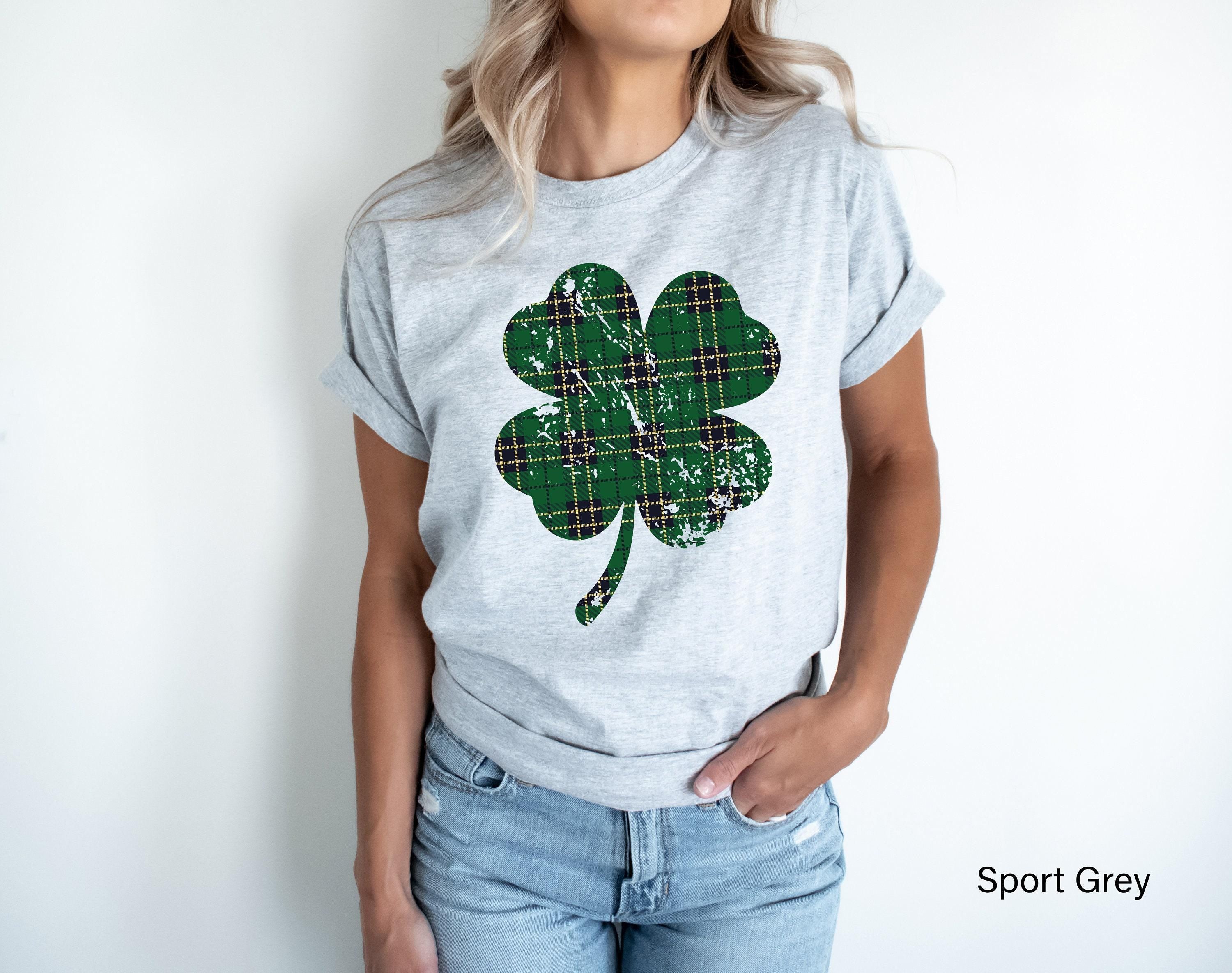 St. Patrick's Day Shirt, Lucky Four Leaf Clover Sweatshirt, Shamrock Shirt, Slainte Tshirt, Retro Gifts for Beer Lover