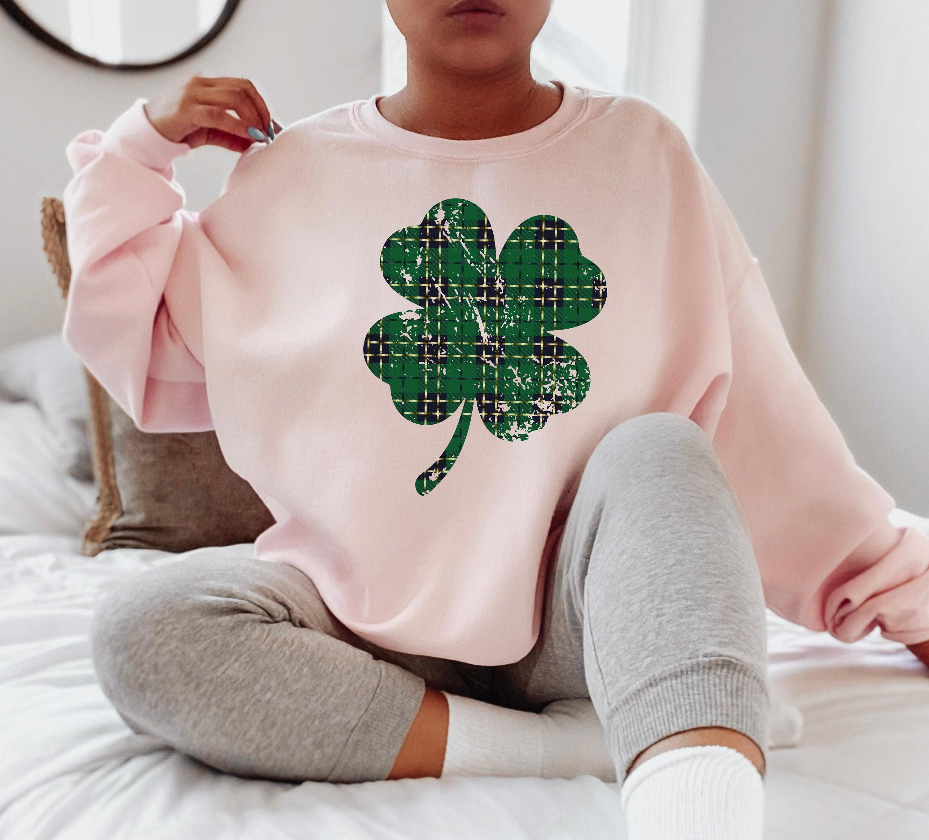 St. Patrick's Day Shirt, Lucky Four Leaf Clover Sweatshirt, Shamrock Shirt, Slainte Tshirt, Retro Gifts for Beer Lover