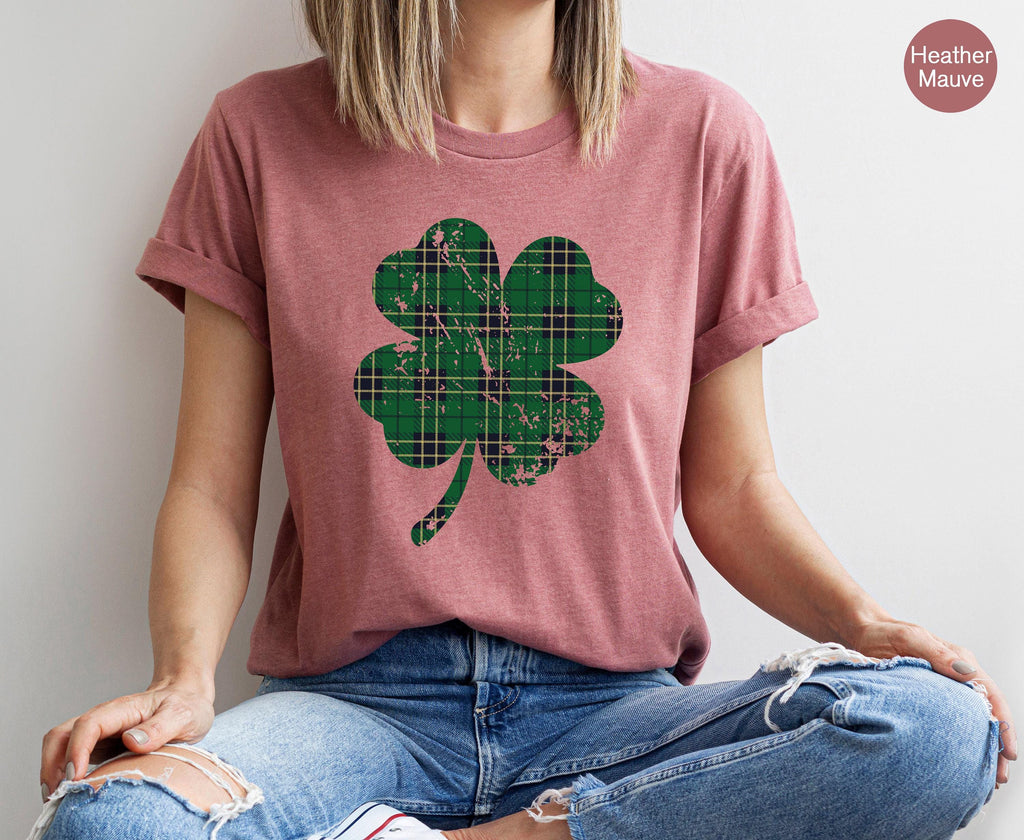 St. Patrick's Day Shirt, Lucky Four Leaf Clover Sweatshirt, Shamrock Shirt, Slainte Tshirt, Retro Gifts for Beer Lover