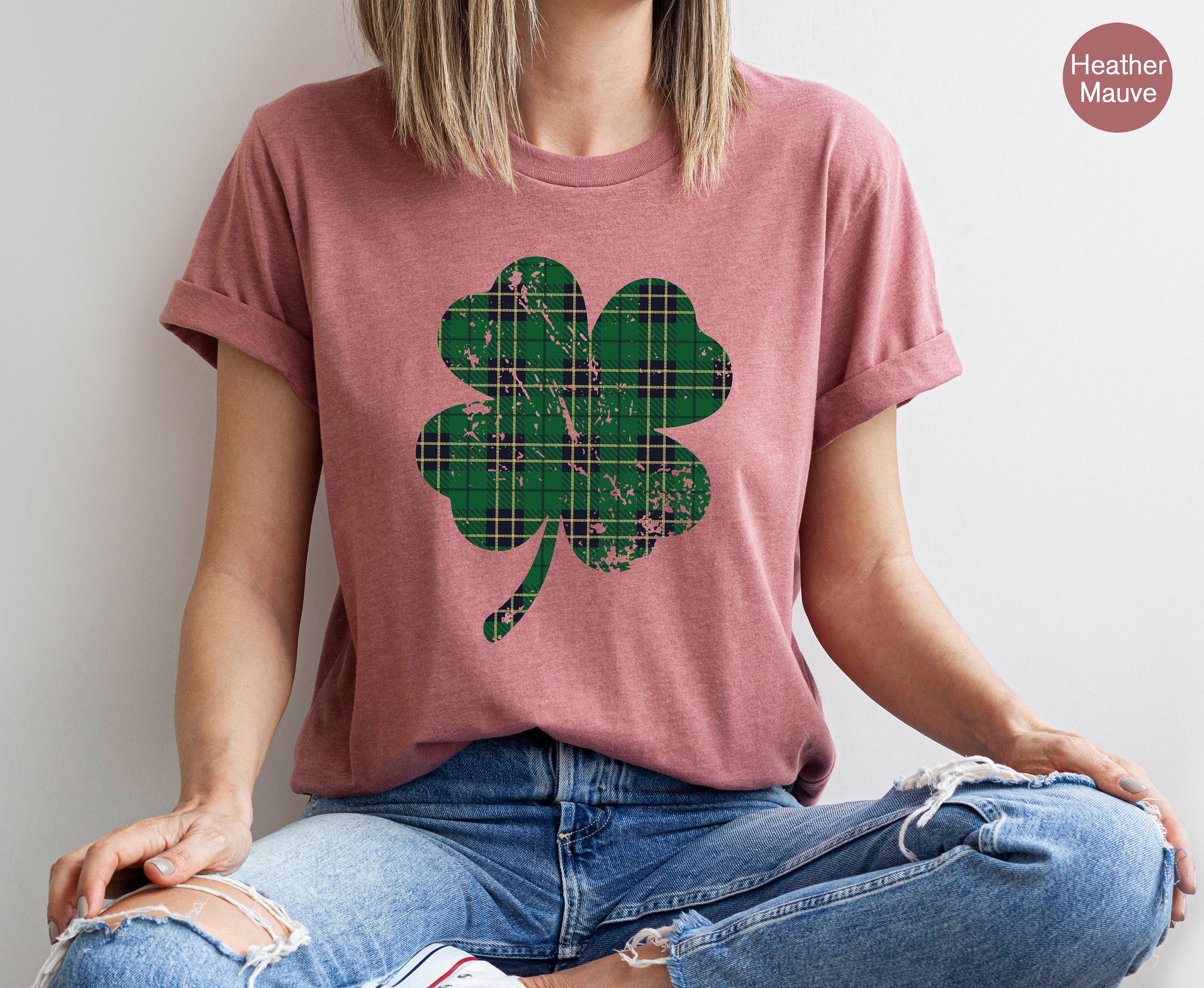 St. Patrick's Day Shirt, Lucky Four Leaf Clover Sweatshirt, Shamrock Shirt, Slainte Tshirt, Retro Gifts for Beer Lover