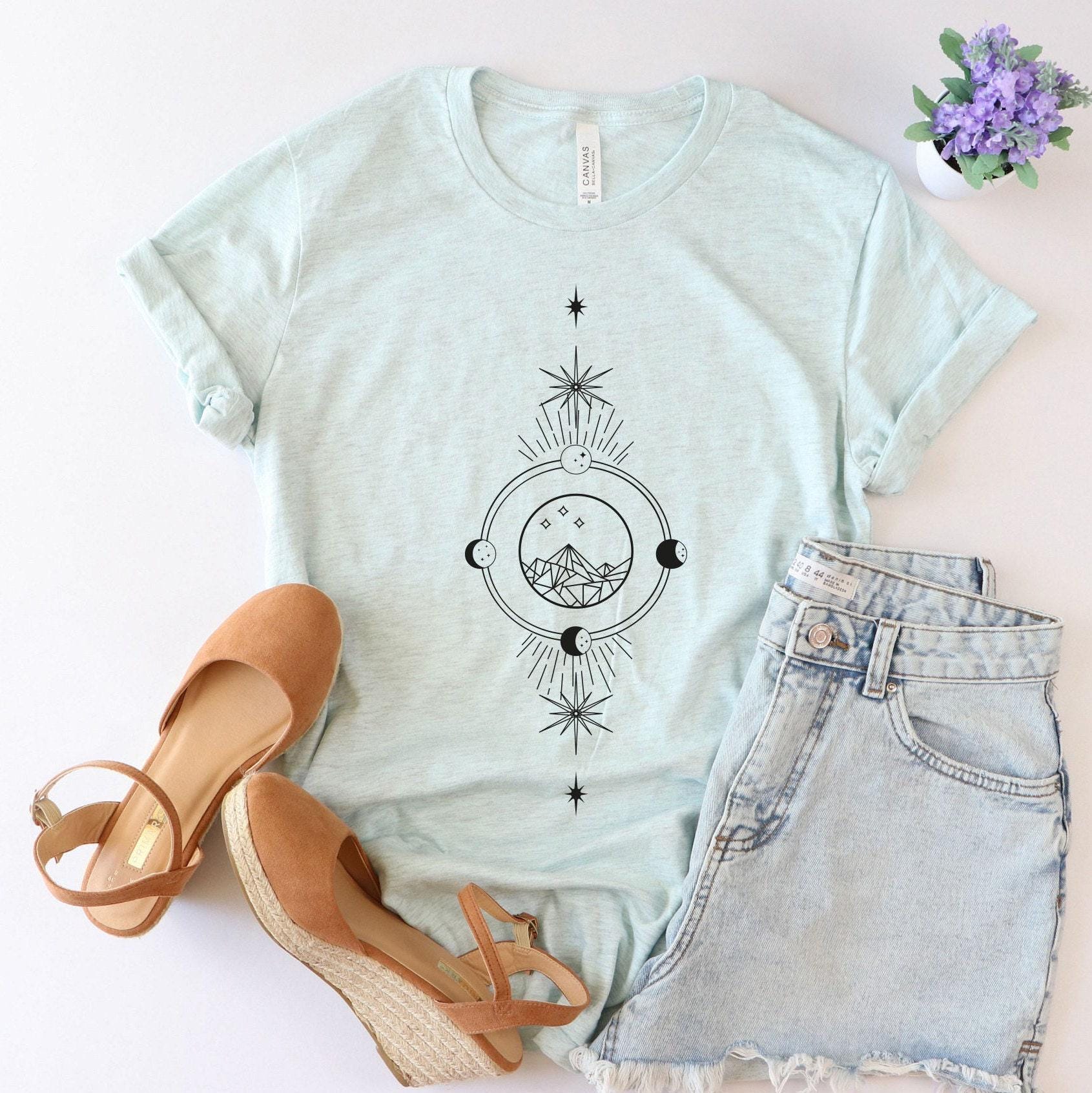 The Night Court Sweatshirt, Acotar Velaris Shirt for Women, Gift for Rhysand Fan Girl, Cute Thorns and Roses Court of Dreams Hoodie